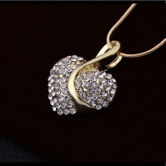 ❤️Bright Gold Crystal Heart Necklace and Earrings - Picture 3 of 9